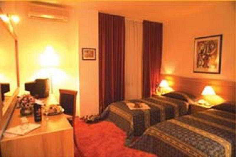 Hotel Doro City Tirana Extérieur photo